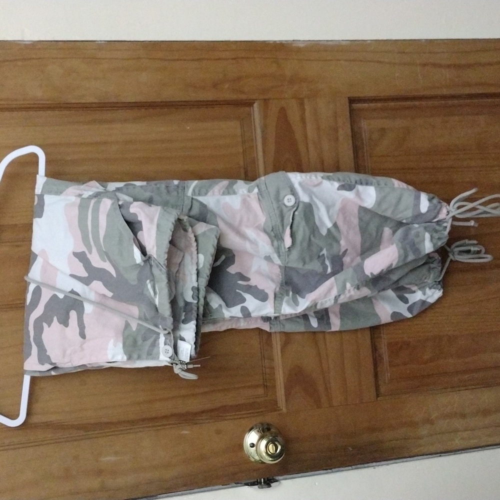 Discounted!!Rothco Women's Camouflage Capris - Pink, Gray, Cream